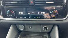 Nissan Qashqai 1.3 DiG-T MH 158 N-Connecta 5dr Xtronic Petrol Hatchback